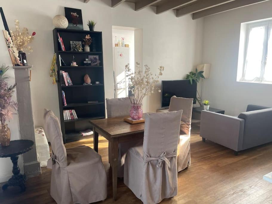 Charmante Maison, Coeur De Bourg Bazouges-la-Pérouse エクステリア 写真