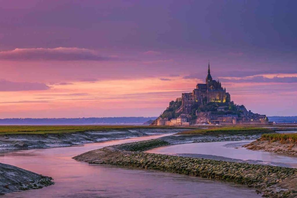 Charmante Maison, Coeur De Bourg Bazouges-la-Pérouse エクステリア 写真